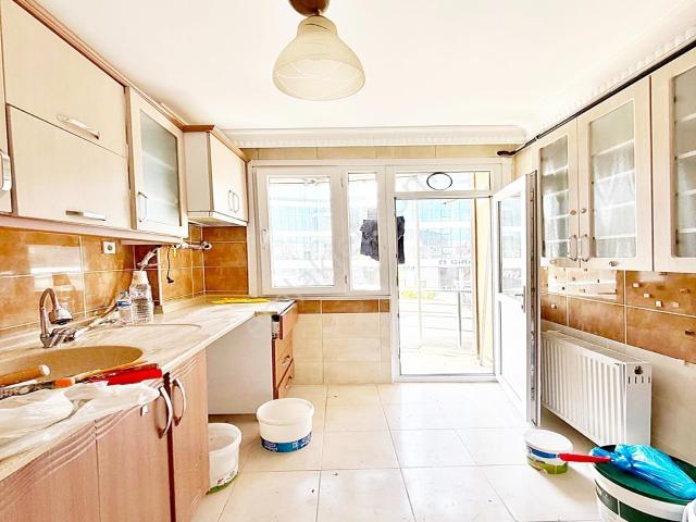 Esenyurt Atatürk Mah. 1.kat 2+1 100m2 Çift Balkonlu 3.625.000 Tl