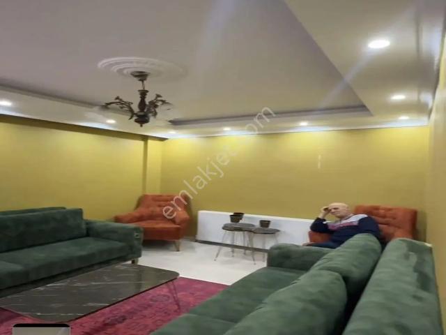 Esenyurt Bağlarçeşme'de Geniş Kış Bahçeli Daire
