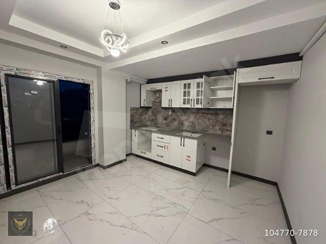 ESENYURT CUMHURİYET MAH MERKEZİ KONUMDA AİLE OTURUMUNA UYGUN METROBÜSE YAKIN 3+1 DAİREMİZ