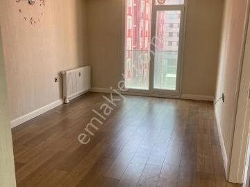 Esenyurt Cumhuriyet Mahallesi’nde Metrobüse Yakın Teraslı 1+1 Kiralık Daire