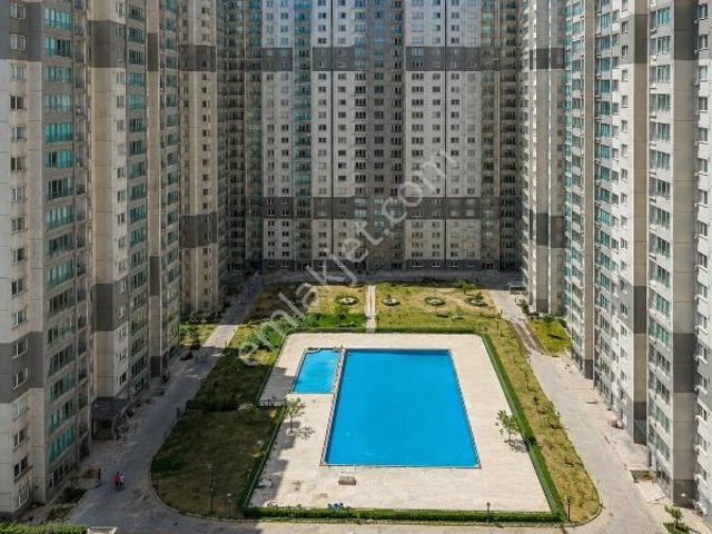 Esenyurt Fitowers Sitesinde Eşyalı 2+1 Havuz Manzaralı Daire
