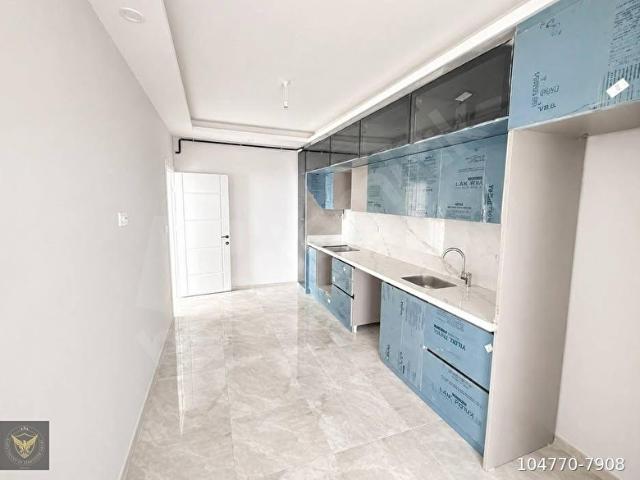 ESENYURT GÜZELYURT MAH METROBÜSE 5 DK YÜRÜME MESAFESİNDE MARMARA PARK AVM YAKIN 2+1 DAİREMİZ