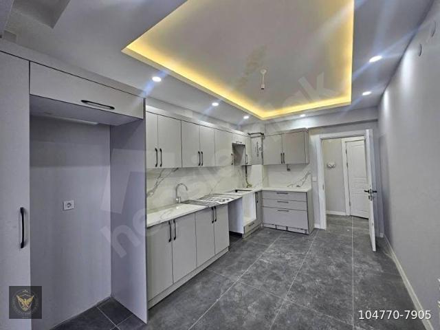ESENYURT GÜZELYURT MAH GİYİNME ODALI METROBÜSE KOMŞU 2+1 FIRSAT DAİREMİZ