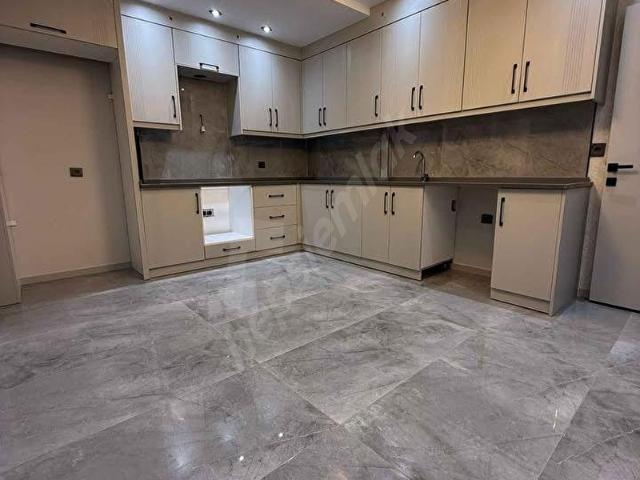 ESENYURT GÜZELYURT MAH LÜKS TASARIMLI METROBÜSE KOMŞU 2+1 FIRSAT DAİREMİZ