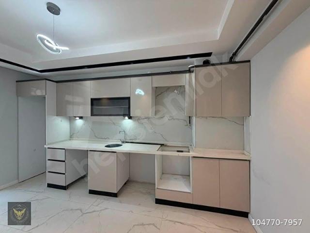 ESENYURT GÜZELYURT MAHALLESİNDE MARMARA PARK AVM'YE METROBÜSE 5 DK YÜRÜME MESAFESİNDE 2+1 DAİREMİZ