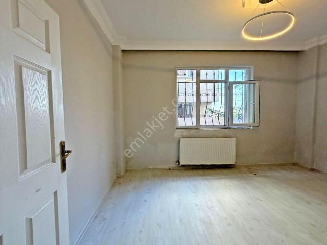 Esenyurt İstiklal Mah.bahçeli Bahçekatı 2+1 1.765.000 Tl