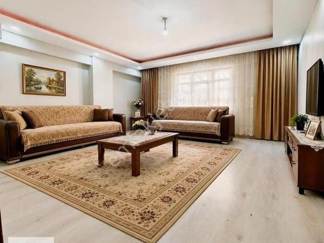 Esenyurt İstiklal Mah 2+1 110m2 Ön Cephe Arakat 3.340.000 Tl