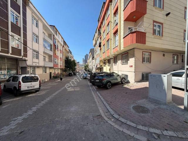 Esenyurt Kıraç Hürriyet Mahallesinde Satılık 2+1 Bahçe Bodrum Kat Daire