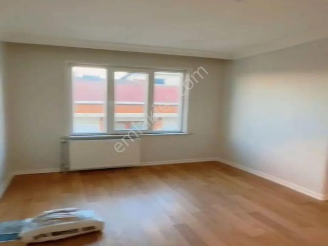 Esenyurt Mehterçeşme'de Geniş Balkonlu Kiralık 2+1 Daire
