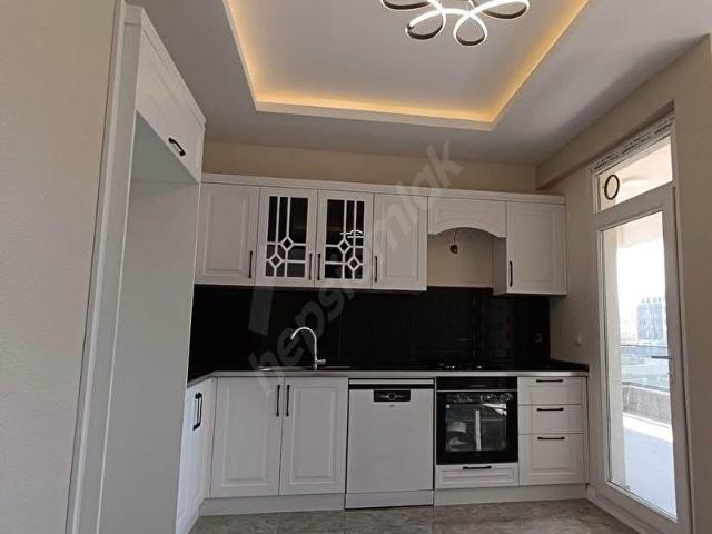 ESENYURT MEVLANA MAH MARMARA PARK AVM YAKIN METROBÜSE KOMŞU 3+1 KELEPİR DAİREMİZ