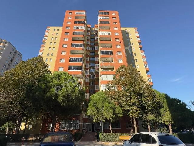 Esenyurt Mevlana Mahallesi Havuzlu Site İçi Kiralık 3+1
