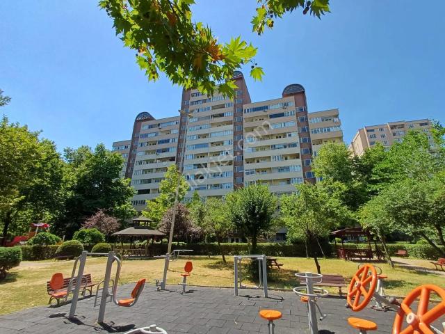 Esenyurt Mevlana Mh. Mavi Işık Sitesi 120 M2 3+1 Katta Tek Daire Ayrıcalığı!