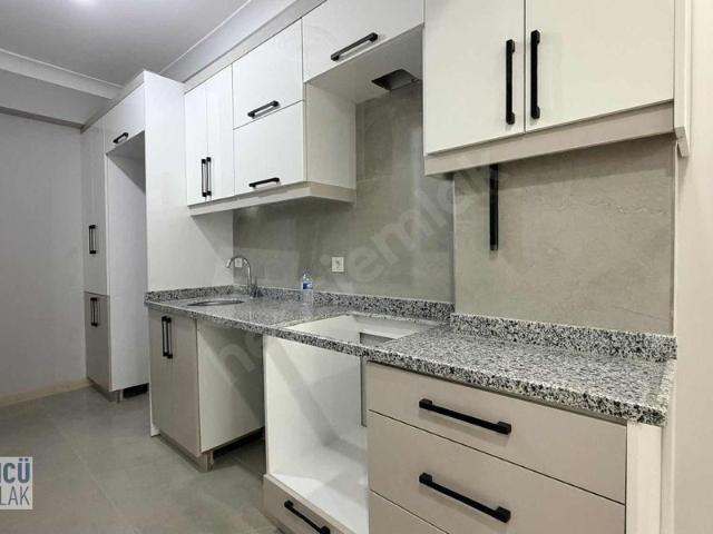 ESENYURT MEYDANDA 2+1 SIFIR DAİRE