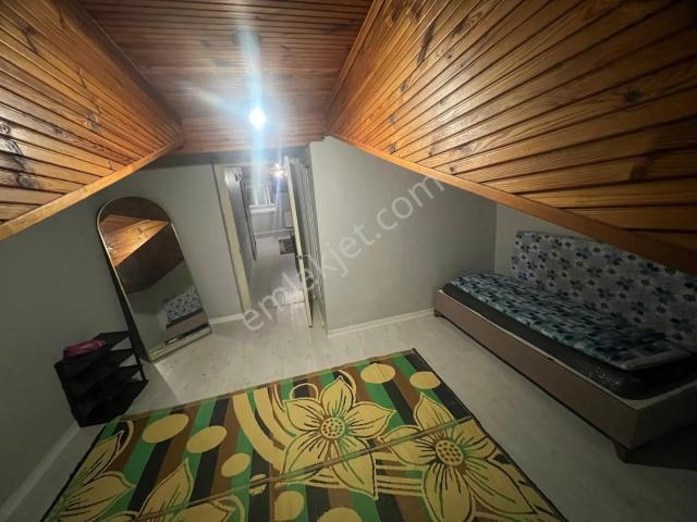 Esenyurt Çınar Mahallesi Temiz Çatı Katı Daire