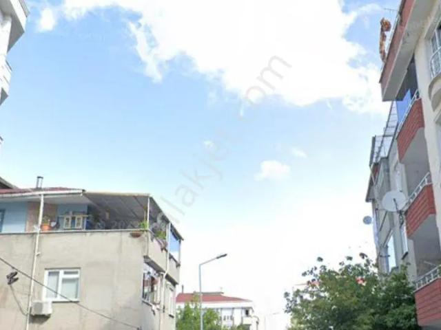 Esenyurt Çınar Mahallesi 1420 Sokak Kiralık 2+1 Temiz Bahçe Katı