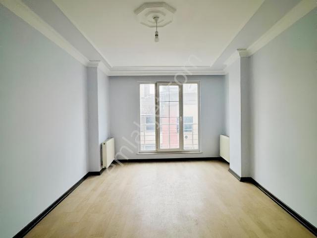 Esenyurt Pınar Mahallesi Merkez Konumda 2+1 Kiralık Daire