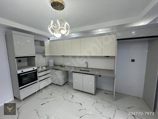 ESENYURT SAADETDERE MAH TORIUM AVM ARKASINDA METROBUSE KOMŞU EBEVEYN BANYOLU 3+1 DAİREMİZ