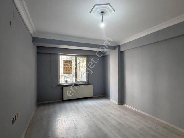 Esenyurt Selahaddin Eyyubi Mahallesi 2+1 1.kat Acil Kiralık Boş Daire Balkonlu Kuzuyoluna Yakın