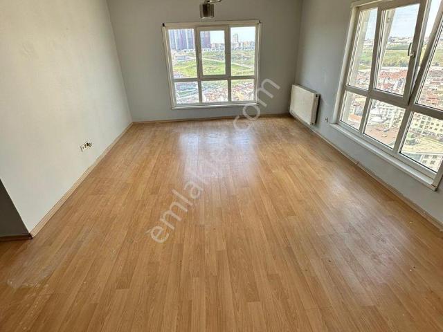 Esenyurt Star Towers De Satılık 2+1 Daire Acil