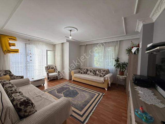 Esenyurt'ta Asansörlü İskanlı Köşe Başı Kullanışlı Lüx 2+1 Daire