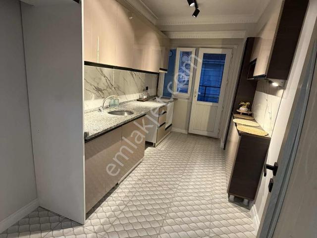 Esenyurtta Süper Lüks Daire 3+1 130 M2 4.kat Kiralık