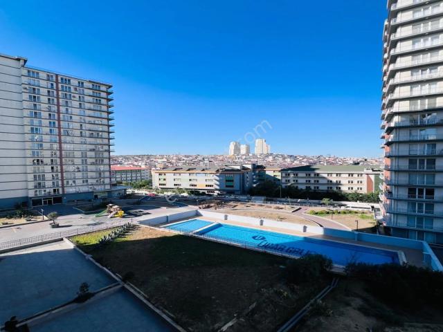 Esenyurtta Sitenin En Gözde Dairesi Yeni Kiracısını Bekliyor! Balkonlu 1+1