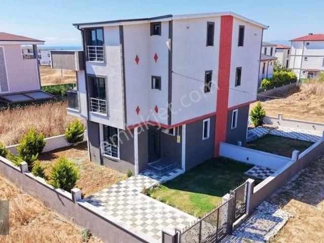Eser Vizyon Trıpleks Deniz Manzaralı Geniş Bahçeli Sıfır Teraslı