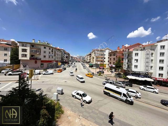 Esertepe Göbek'de Ara Kat Full Yapılı Merkezi Konum 3+1 Satılık