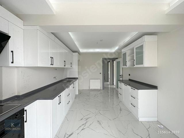 ESERTEPE MAHALLESİNDE TAM DONANIMLI SİTEDE 3+1 SATILIK DAİRE