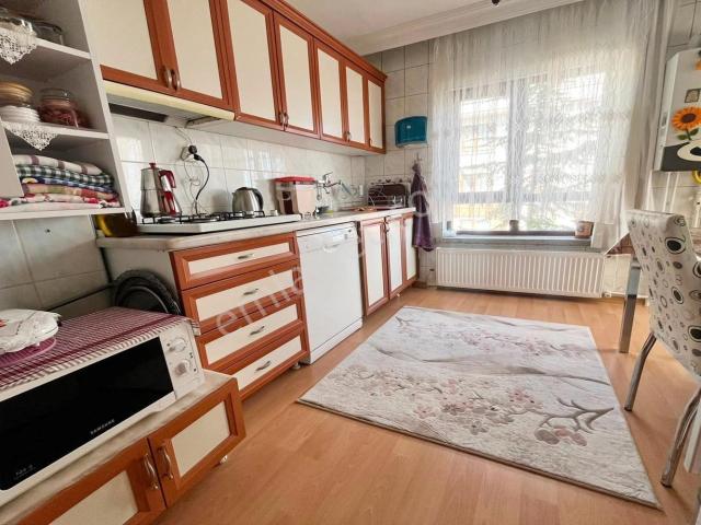 Esertepe'de Ara Kat Full Manzaralı Asansörlü Geniş 3+1 Daire