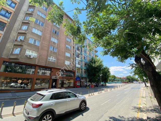 Esgyo'dan Adaların Başında Porsuk Çayı Manzaralı 3+1 Kiralık