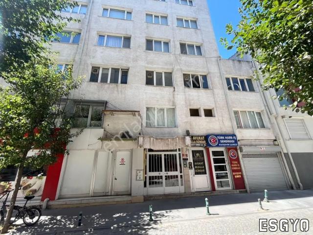 Esgyo'dan Adalar Yakını Yatırımlık 85 M² Net 2+1 Fırsat Daire