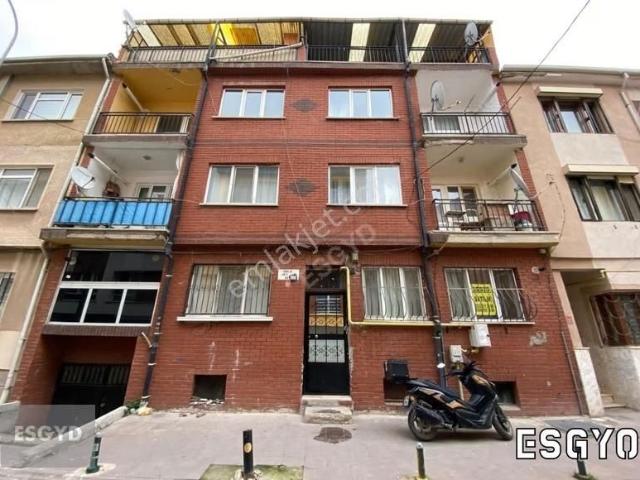 Esgyo'dan İstiklal Mahallesi'nde Eşyalı Satılık Daire