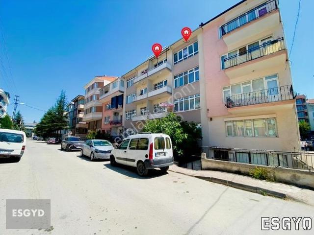 Esgyo'dan K.toprak Mh İller Bankası Karşı Sokağı'nda Kiralık 3+1