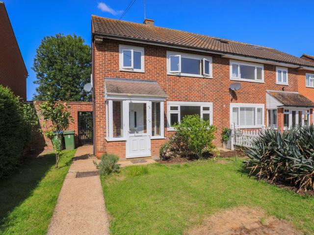 Esher, KT10 Semi Detached