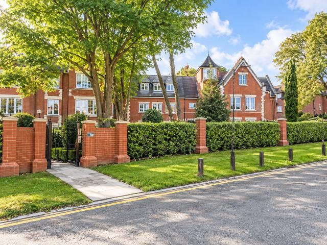 Esher Park Avenue, Esher KT10, 2 bed flat to rent, £2,750 pcm | PrimeLocation