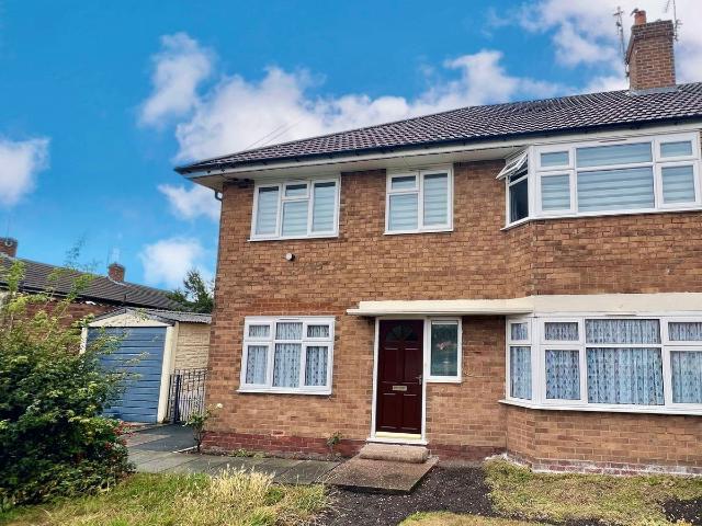 Esher Road, West Bromwich B71, 2 bed maisonette to rent, £825 pcm | PrimeLocation