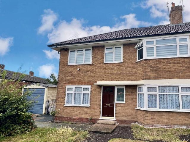 Esher Road, West Bromwich B71 2 bed maisonette to rent £825 pcm £190 pw