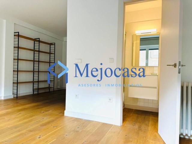 esionante Vivienda Exterior Junto a la Catedral de la Almudena