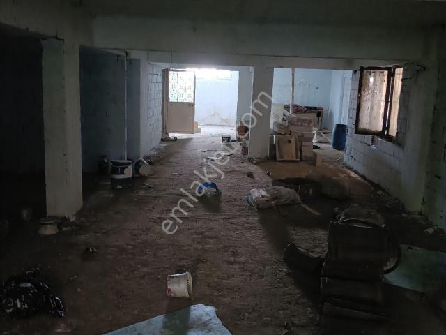 Eskı Zafer De Yarı Bodrum Depo 200 M2