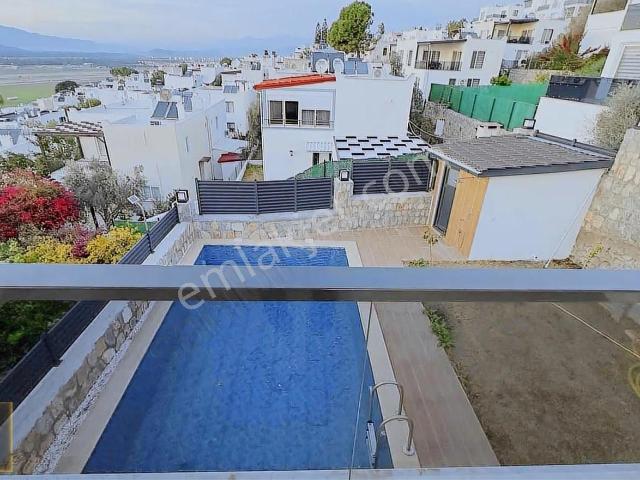Eska,da Deniz Manzaralı Havuzlu, Eşyalı 2+1 Doublex Villa