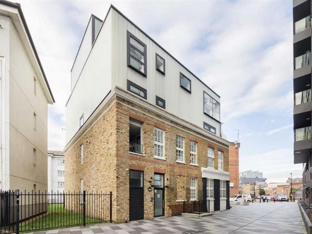 Esker Place, London E2 1 bed flat to rent £2,500 pcm £577 pw