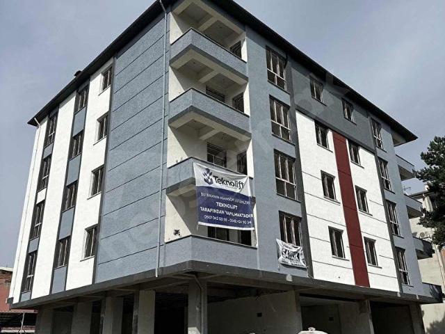 Eski Mit Kavşağında Harika Konumda Satılık 2+1 Fırsat Daire