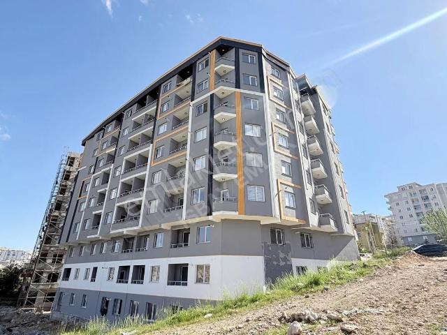 Eski Avm Arkası Satılık Geniş 1+1 Sıfır Daire Sizi Bekliyor.