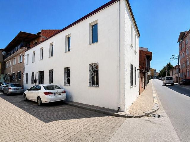 Eski Belediye Yakininda 1+1 Eşyalı Apart Satılık