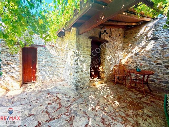 Eski Datçada Tarihe Tanıklık Etmiş 175 Yıllık Satılık Taş Ev