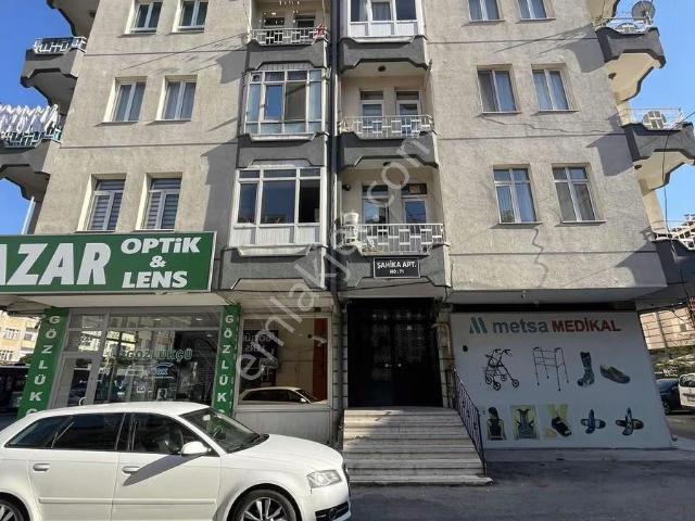 Eski Devlet Hastanesi Yanı Cadde Üstü Kombili 3+1 Satılık Daire