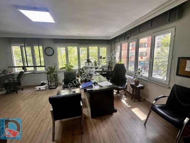 Eskişehir Akarbaşı Köşe Konumda Asansörlü Satılık 3+1 Daire