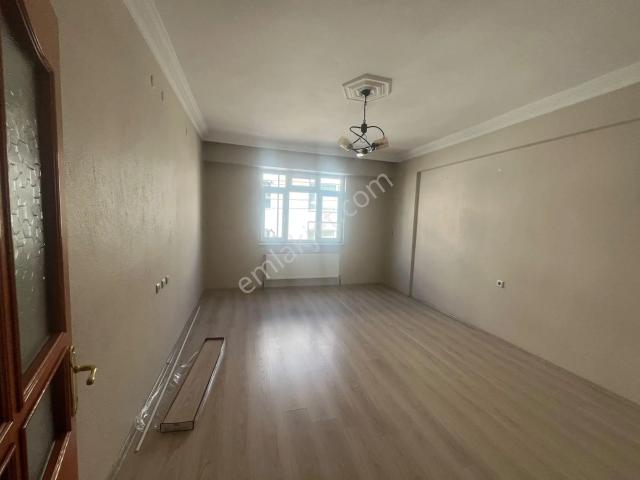 Eskişehir Şarhöyük Mahallesi 2+1 Kiralık Ara Kat Daire