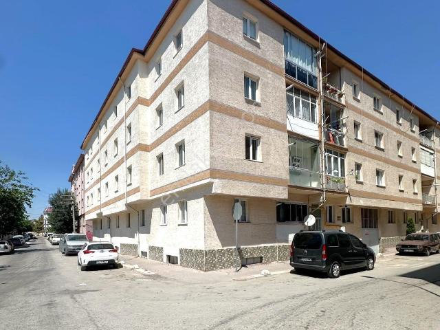 Eskişehir Ömerağa Mahallesinde Kiralık 2+1 Bakımlı Daire